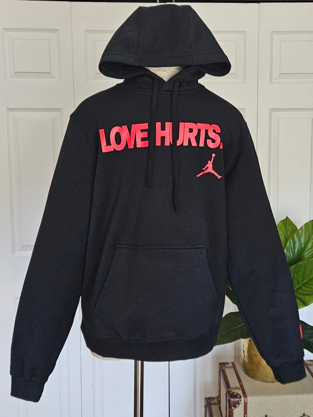 NWT Nike Jordan Jalen Hurts Love Hurts Pullover Hoodie Black Red Eagles Size M